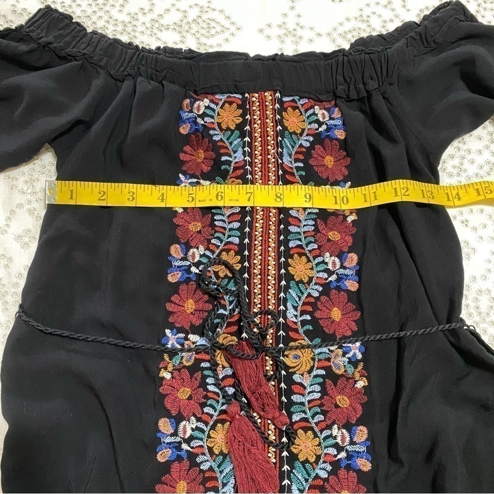 EMBROIDERED off the shoulder midi dress size M - Picture 9 of 14